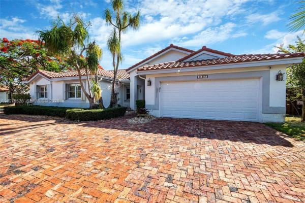 Lakes Of The Meadow, 15327 SW 55th Ter, Kendall West, Florida 33185, image 3