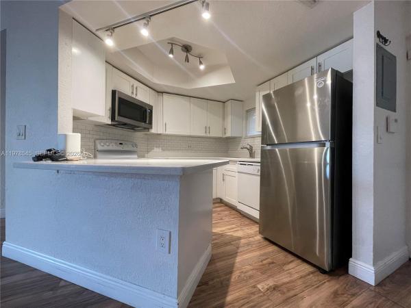 Las Vistas At Doral, 8323 Lake Dr #108, Doral, Florida 33166, image 1