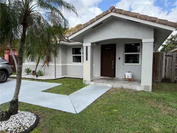 13833 SW 157th St, Unincorporated Dade County, Florida 33177, image 1
