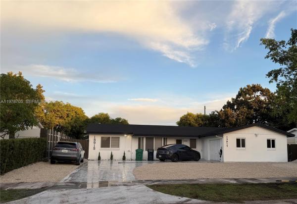15915 SW 103rd Pl, Unincorporated Dade County, Florida 33157, image 1