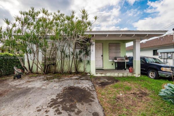 Unincorporated Dade County, Florida 33157, image 1