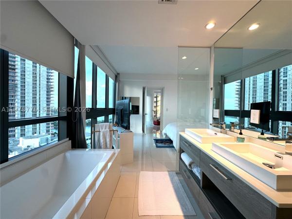 Paraiso Bay, 650 NE 32nd St #2108, Miami, Florida 33137, image 3