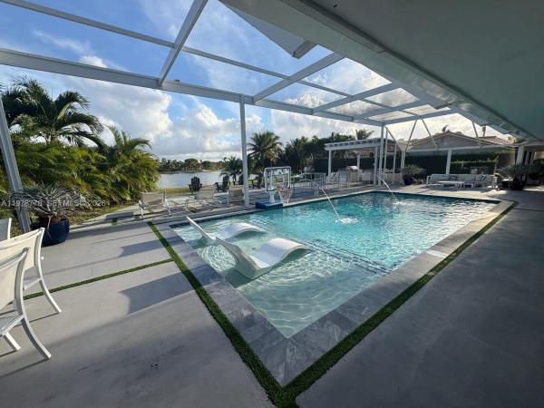 6890 Winged Foot Dr, Hialeah, Florida 33015, image 1