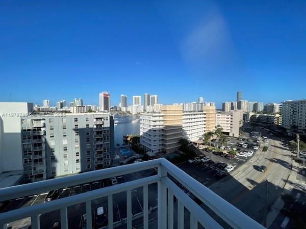 Golden Horn, 427 Golden Isles Dr #9G, Hallandale Beach, Florida 33009, image 1