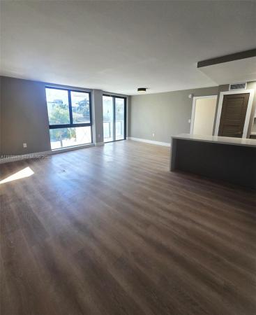 Guildford, 9800 W Bay Harbor Dr #305, Bay Harbor Islands, Florida 33154, image 2