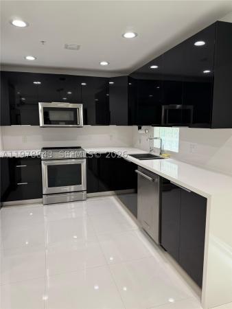 The Grove Club, 2699 Tigertail Ave #14, Miami, Florida 33133, image 2