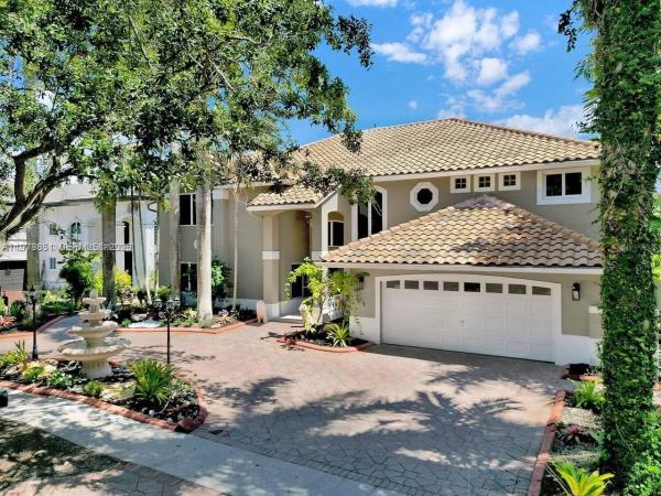 Graham West, 15945 NW 82nd Ct, Miami Lakes, Florida 33016, image 2