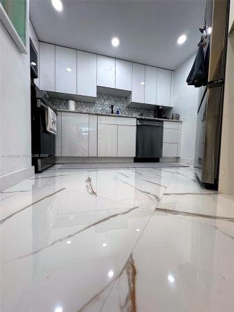 The Four Ambassadors, 999 Brickell Bay Dr #710, Miami, Florida 33131, image 2