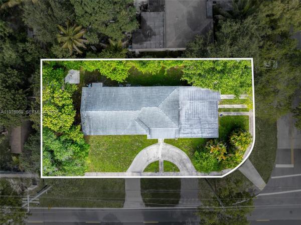 Sunkist Grove, 12090 NW 12th Ave, North Miami, Florida 33168, image 2