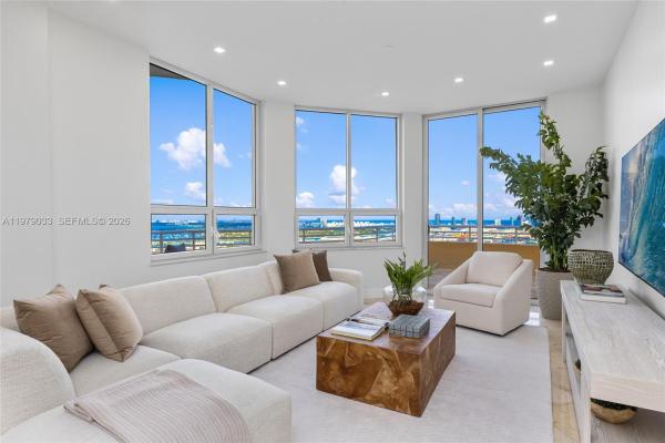 Two Tequesta Point, 808 Brickell Key Dr #3901, Miami, Florida 33131, image 2