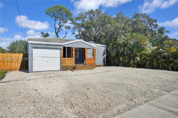 Pinewood Place, 607 SW 9th St, Fort Lauderdale, Florida 33315, image 1