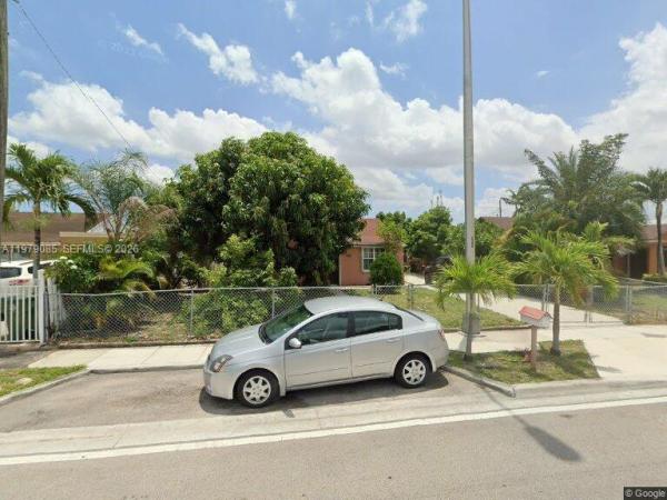 Essex Village, 740 NE 4th Pl, Hialeah, Florida 33010, image 1