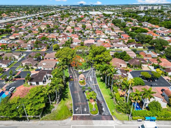 Poinciana Pointe, 536 SW 88th Ct, Fountainebleau, Florida 33174, image 1