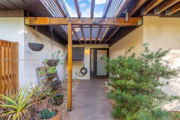 Hollywood Gardens, 3785 Raleigh St, Hollywood, Florida 33021, image 1