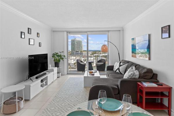 Stanton House, 6900 Bay Dr #10H, Miami Beach, Florida 33141, image 1