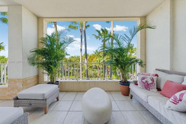 Resort Villa, 701 Crandon Blvd #302, Key Biscayne, Florida 33149, image 2