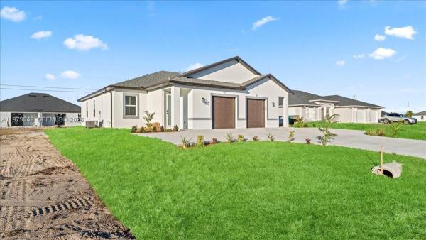 826/828 Diplomat Pkwy E, Cape Coral, Florida 33909, image 2