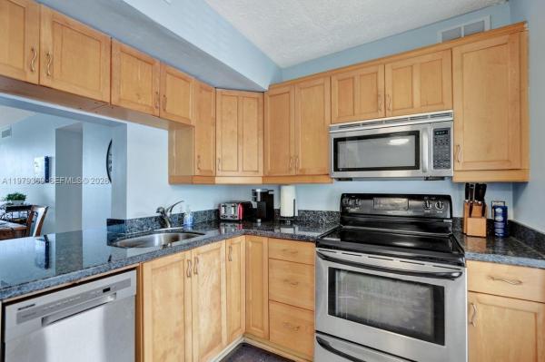 Palm-Aire Country Club 2, 2651 S Course Dr #203, Pompano Beach, Florida 33069, image 1