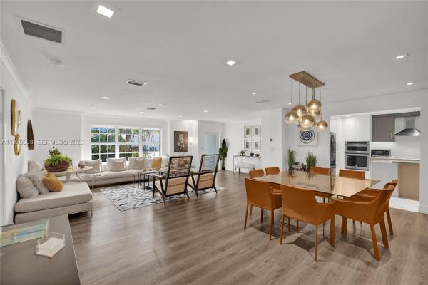 2301 NE 196th St, Unincorporated Dade County, Florida 33180, image 1