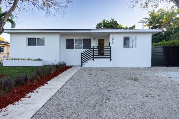 6070 SW 42nd St, Unincorporated Dade County, Florida 33155, image 3