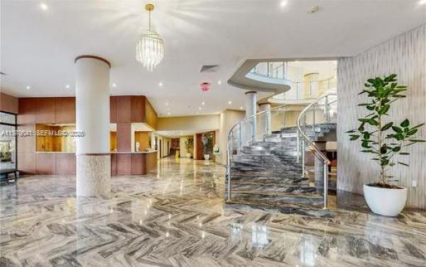 The Carriage House, 5401 Collins Ave #526, Miami Beach, Florida 33140, image 1