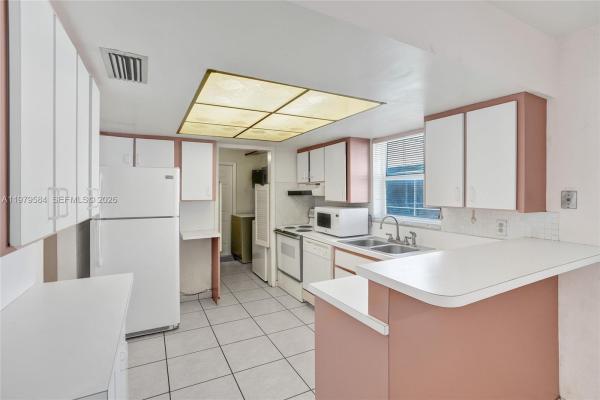 Cutler Ridge Pines, 19830 SW 92nd Ave, Cutler Bay, Florida 33157, image 2