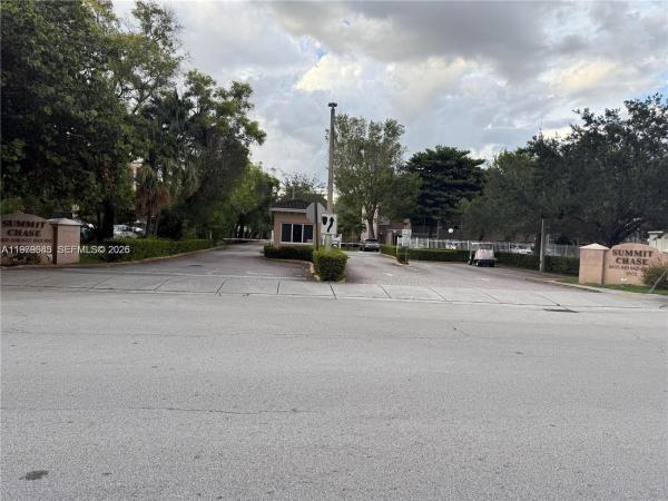8405 NW 8th St #304, Unincorporated Dade County, Florida 33126, image 1
