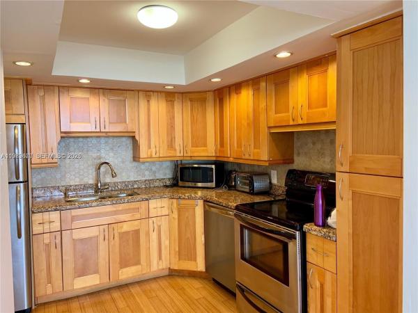 Crestview Towers, 2025 NE 164th St #1015, North Miami Beach, Florida 33162, image 1