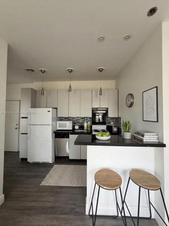 Dorann, 1244 Pennsylvania Ave #305, Miami Beach, Florida 33139, image 2