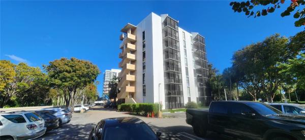 Bravura, 3301 N Country Club Dr #211, Aventura, Florida 33180, image 3