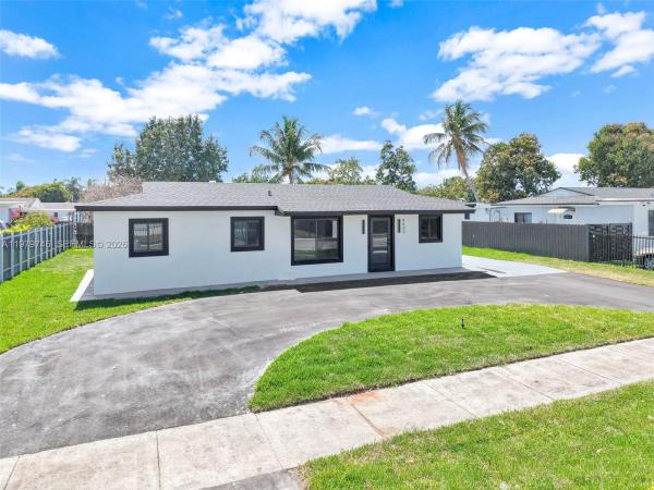 Carol City Gardens, 4480 NW 201st St, Miami Gardens, Florida 33055, image 3