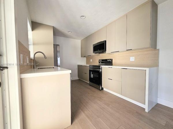 Boulevard Heights, 1400 N 70th Ter, Hollywood, Florida 33024, image 2