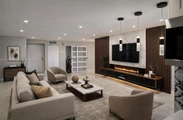 Plaza Of The Americas, 17021 N Bay Rd #814, Sunny Isles Beach, Florida 33160, image 1