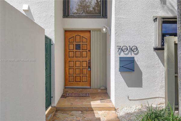 The Banyans Of South Miami, 7010 SW 66th Ave #25, South Miami, Florida 33143, image 3