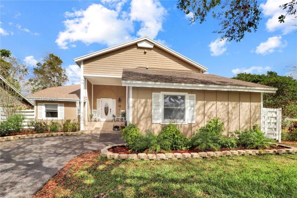 14141 SW 146th Ter, Unincorporated Dade County, Florida 33186, image 1