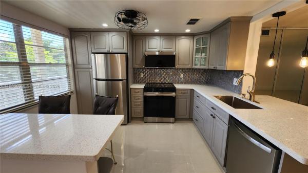 Antigua Village, 2403 Antigua Cir #L2, Coconut Creek, Florida 33066, image 2