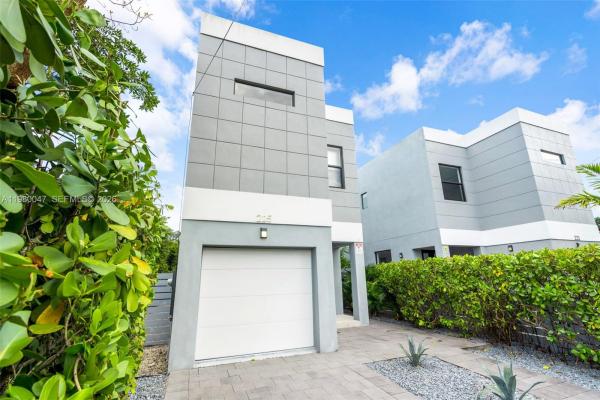 St Manors, 225 NW 40th Ct, Miami, Florida 33126, image 3
