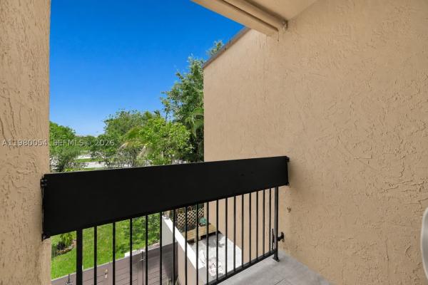 Oakview, 9133 Fontainebleau Blvd #5, Fountainebleau, Florida 33172, image 3