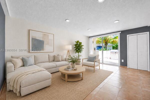 Oakview, 9133 Fontainebleau Blvd #5, Fountainebleau, Florida 33172, image 1