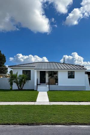 Bradley Manor, 120 E 44th St, Hialeah, Florida 33013, image 1