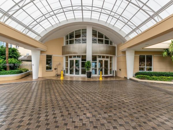 Three Tequesta Point, 848 Brickell Key Dr #1201, Miami, Florida 33131, image 1