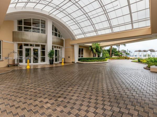 Three Tequesta Point, 848 Brickell Key Dr #1201, Miami, Florida 33131, image 2