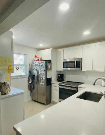 Berkley House Of Carriage Hills, 100 Ashbury Rd #305, Hollywood, Florida 33024, image 1