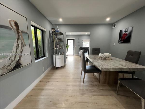 Edenholme Gardens, 860 NW 18th Pl, Miami, Florida 33125, image 3