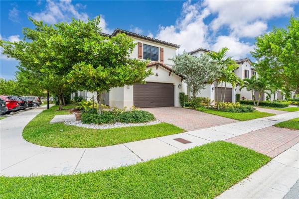 Bonterra, 9881 W 34th Ave, Hialeah, Florida 33018, image 2