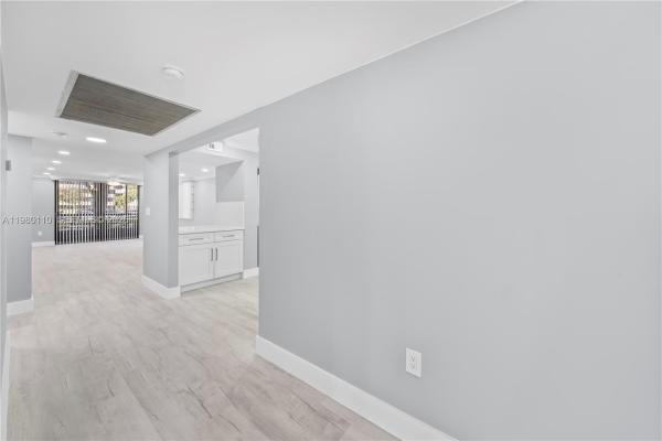 Colony Point, 1001 Colony Point Cir #114, Pembroke Pines, Florida 33026, image 1