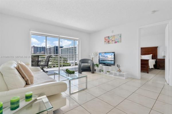 Le Frontenac, 17801 N Bay Rd #607, Sunny Isles Beach, Florida 33160, image 3
