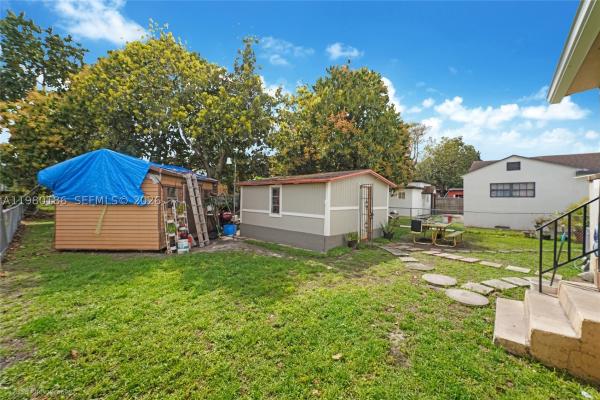 560 NW 97th St, Unincorporated Dade County, Florida 33150, image 2