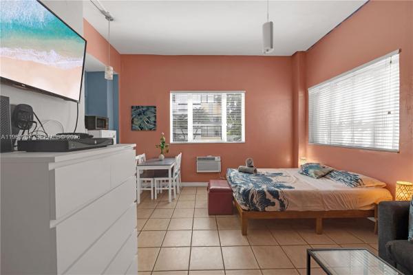 Mantell Plaza, 255 W 24th St #107, Miami Beach, Florida 33140, image 2