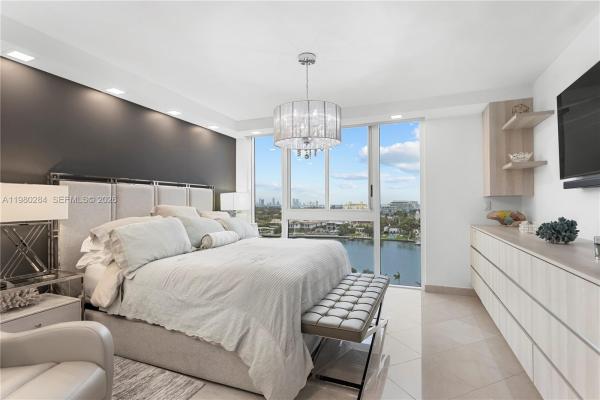 Green Diamond, 4775 Collins Ave #1007, Miami Beach, Florida 33140, image 3